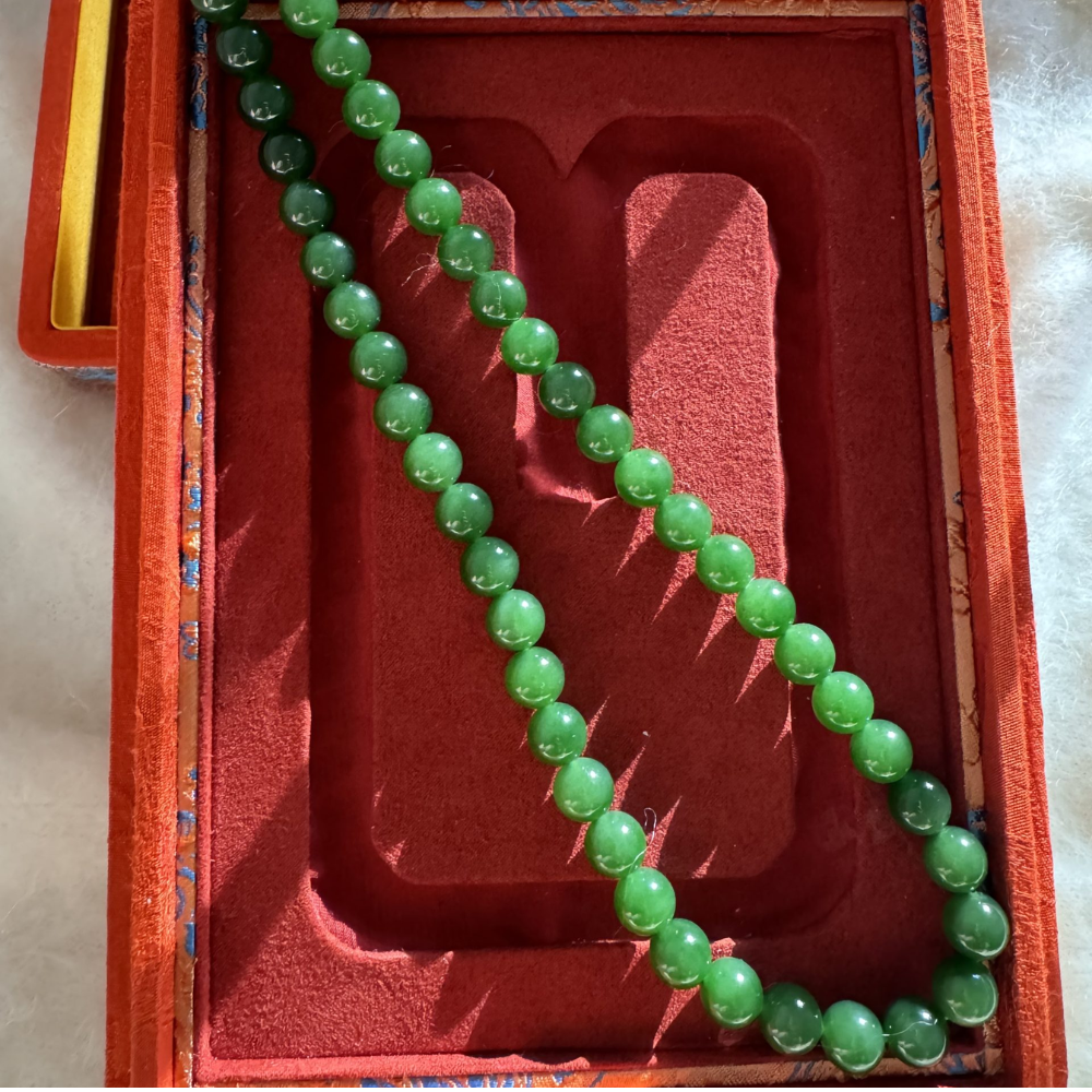 10mm Rich Green Nephrite Bead Necklace view 1