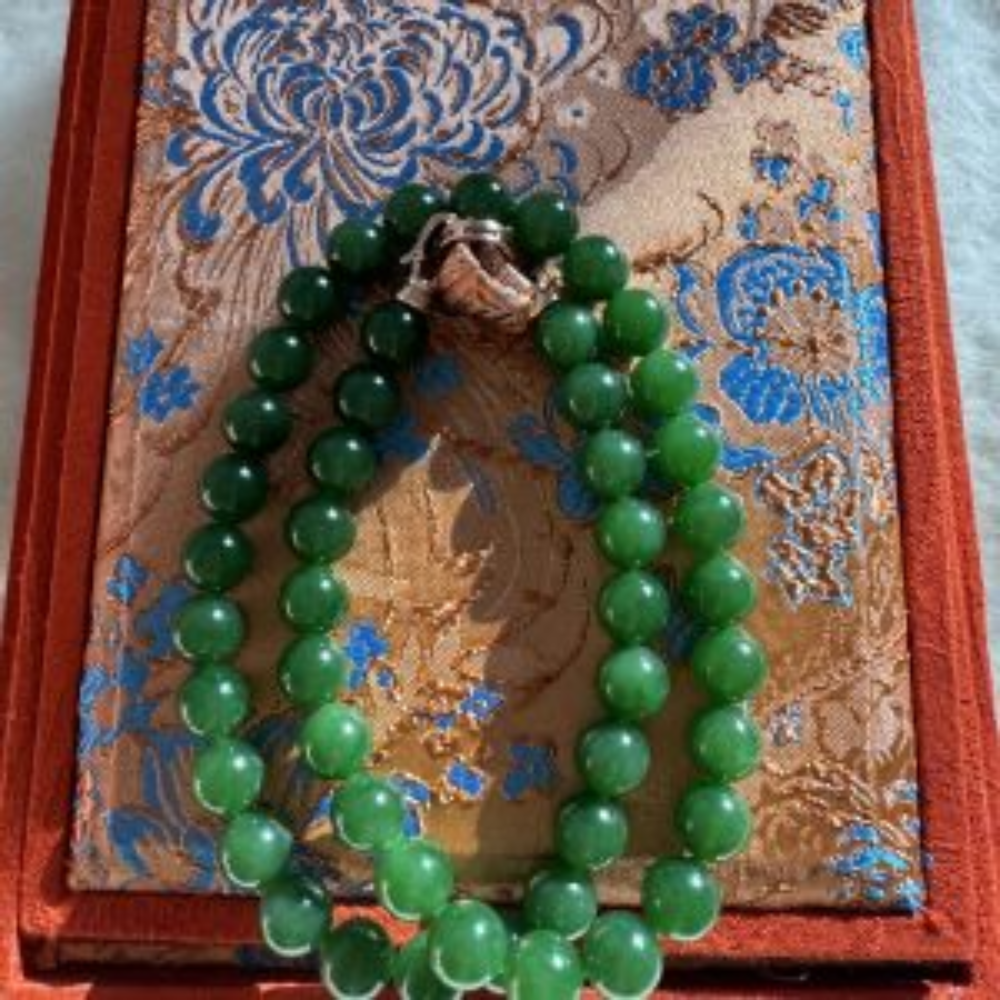 10mm Rich Green Nephrite Bead Necklace view 2