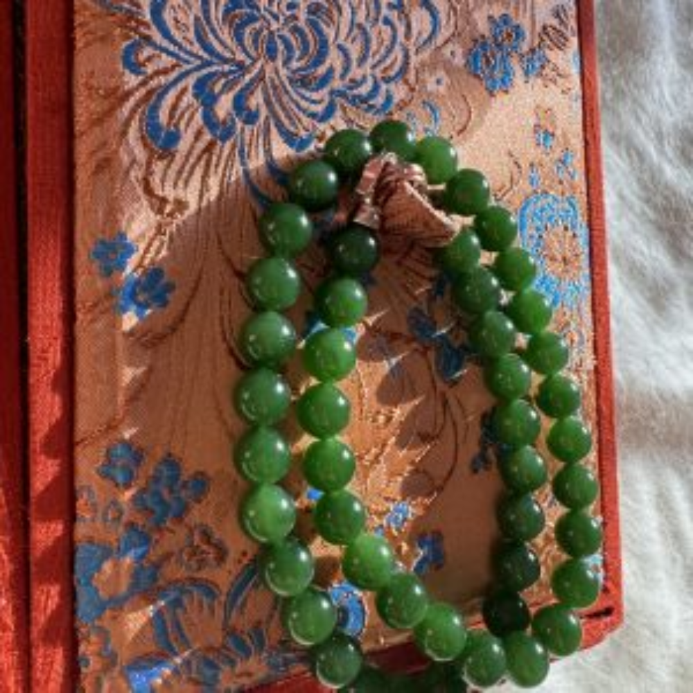 10mm Rich Green Nephrite Bead Necklace view 3