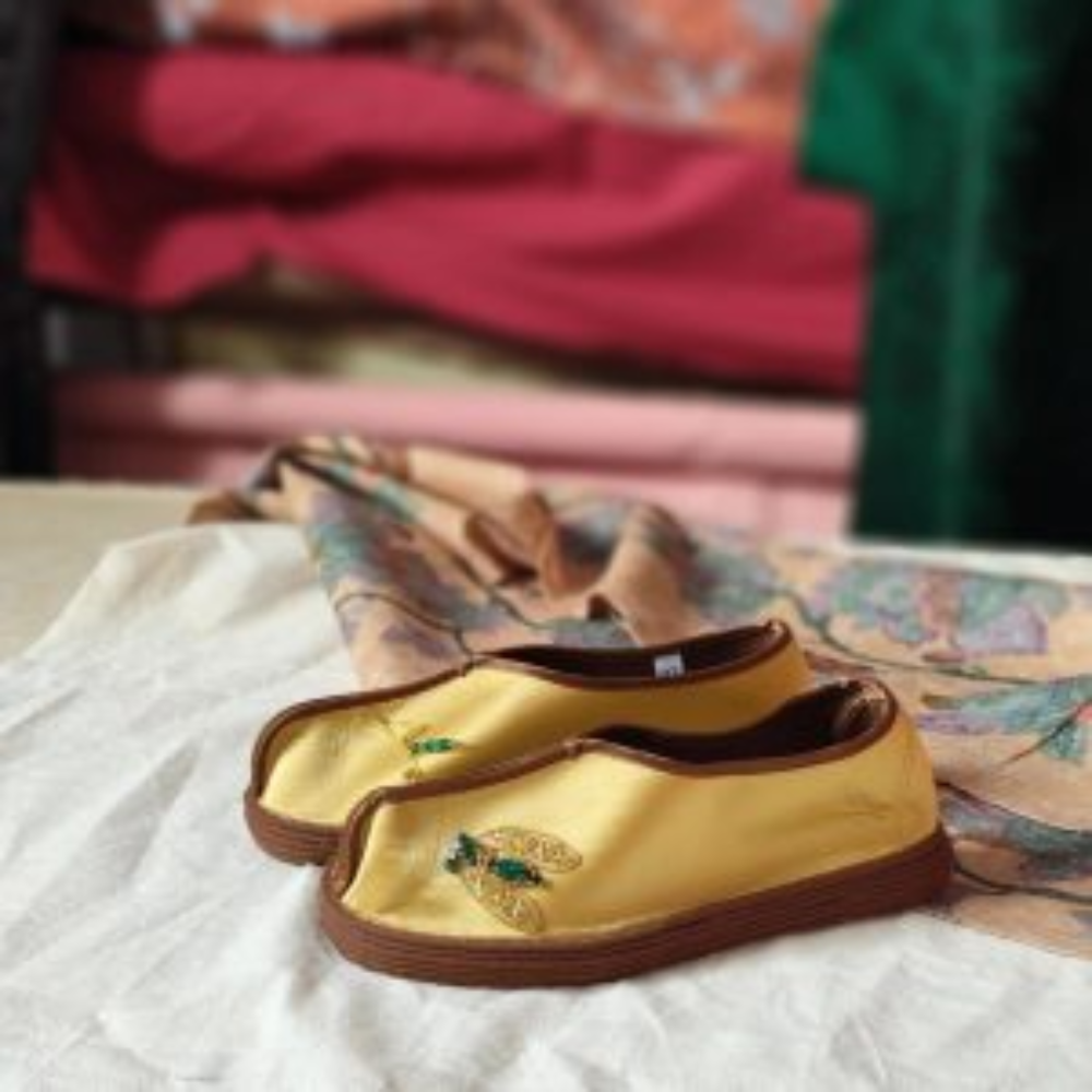 “Imperial Brocade” Thousand-Layer Sole Silk Shoes view 10