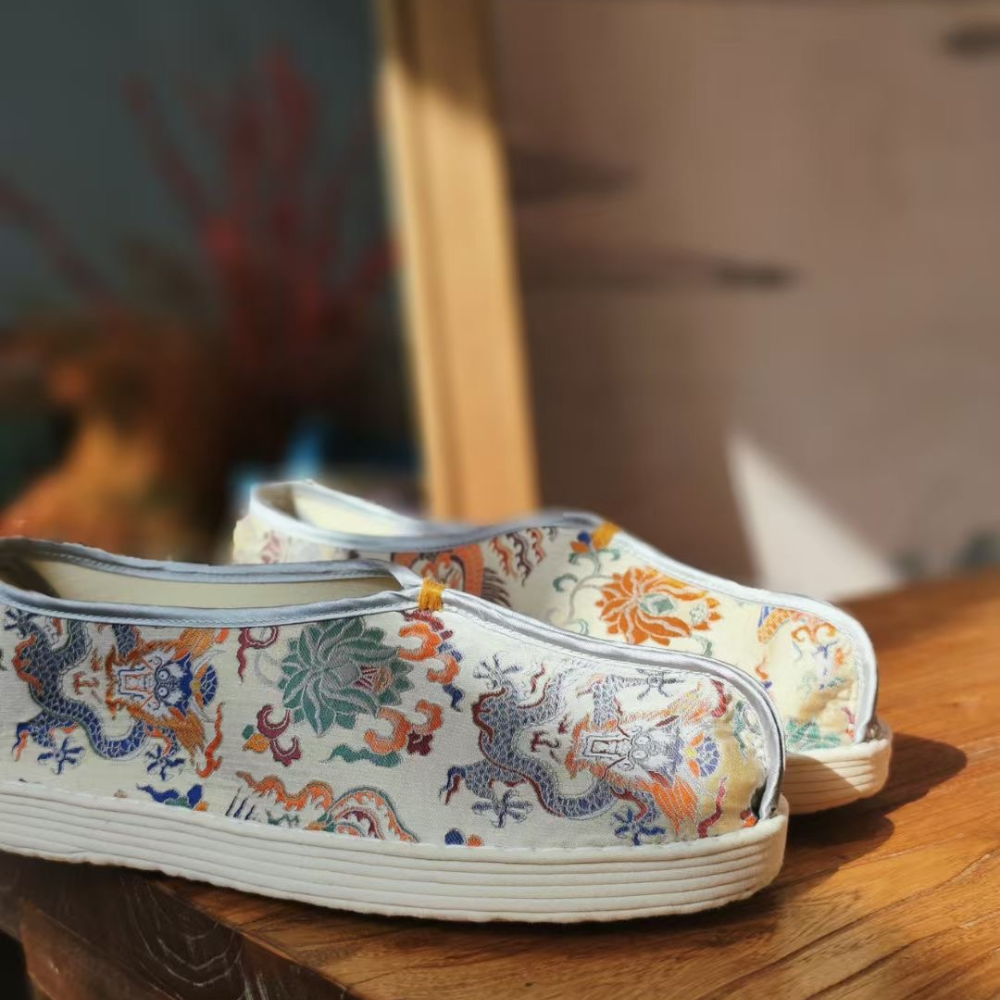 “Imperial Brocade” Thousand-Layer Sole Silk Shoes view 6