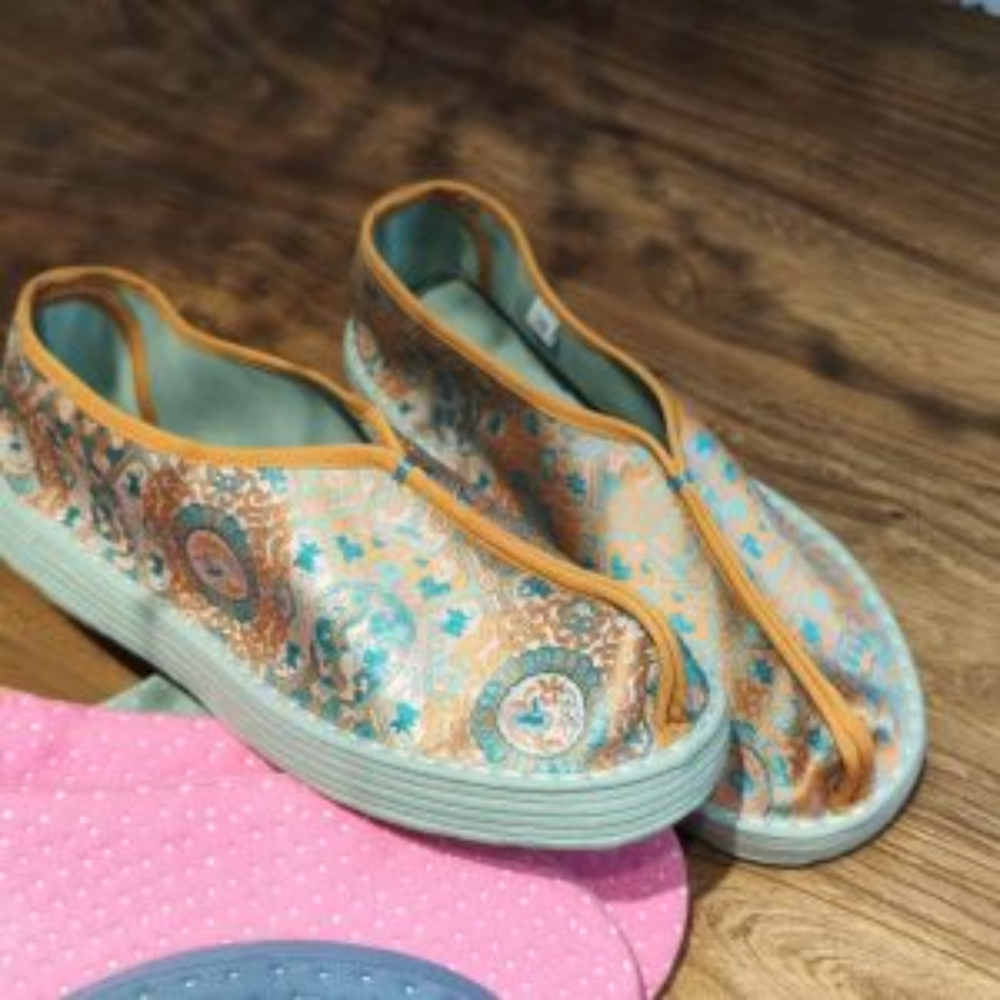 “Imperial Brocade” Thousand-Layer Sole Silk Shoes view 7