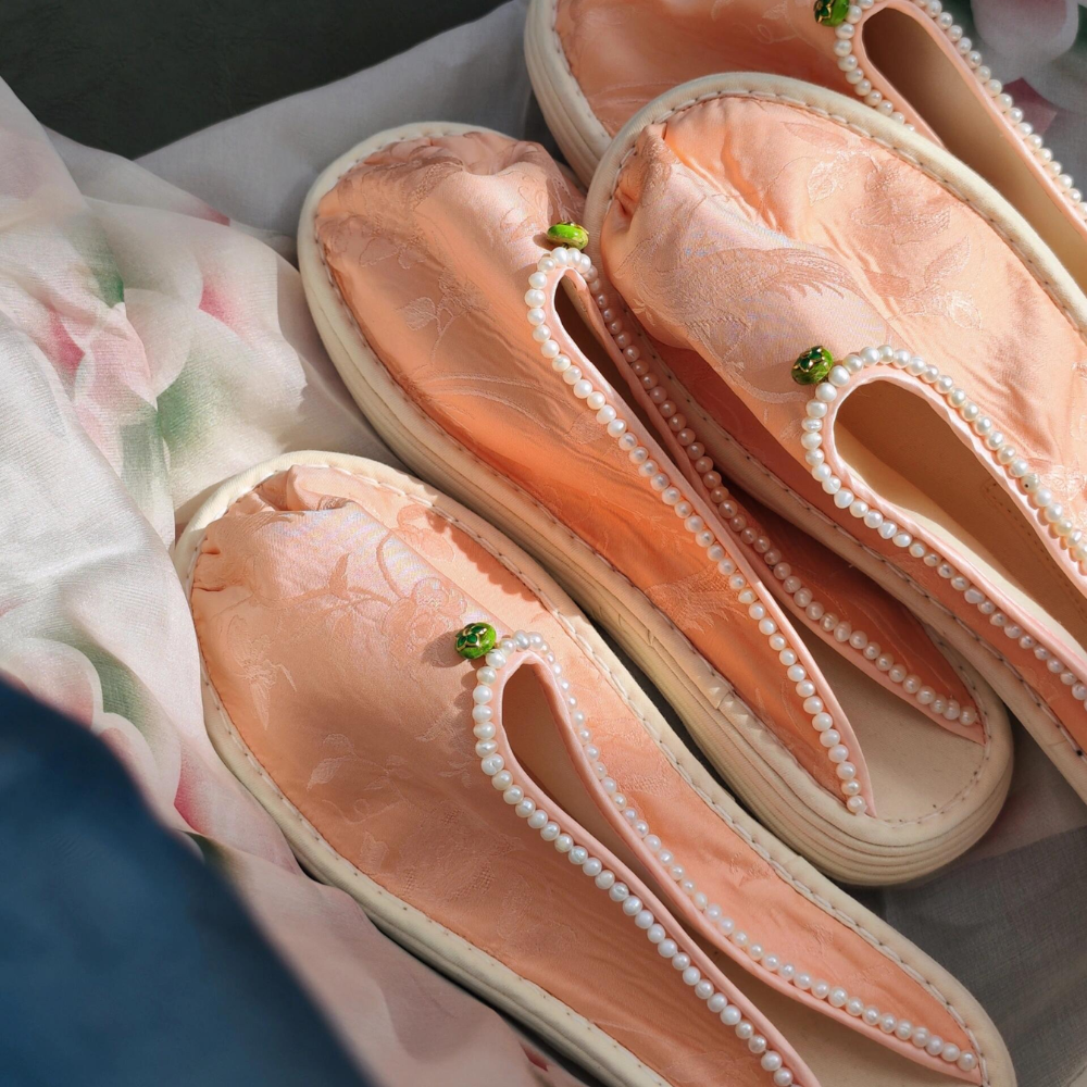 “Celestial Elegance” Thousand-Layer Sole Silk Shoes