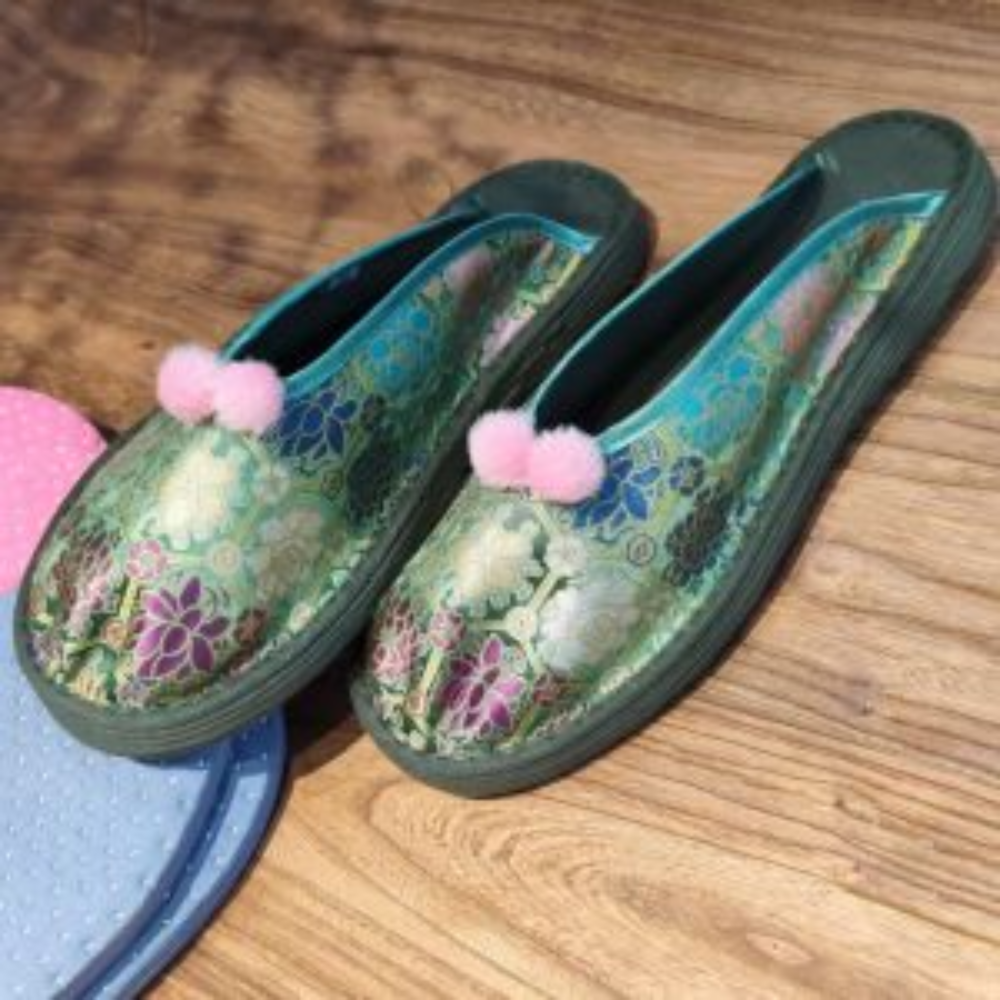“Celestial Elegance” Thousand-Layer Sole Silk Shoes view 1