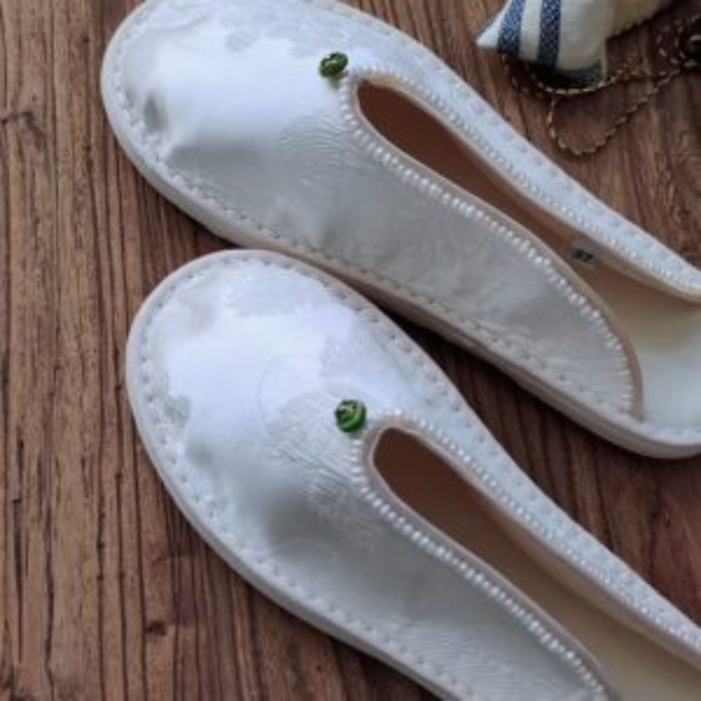 “Celestial Elegance” Thousand-Layer Sole Silk Shoes view 2
