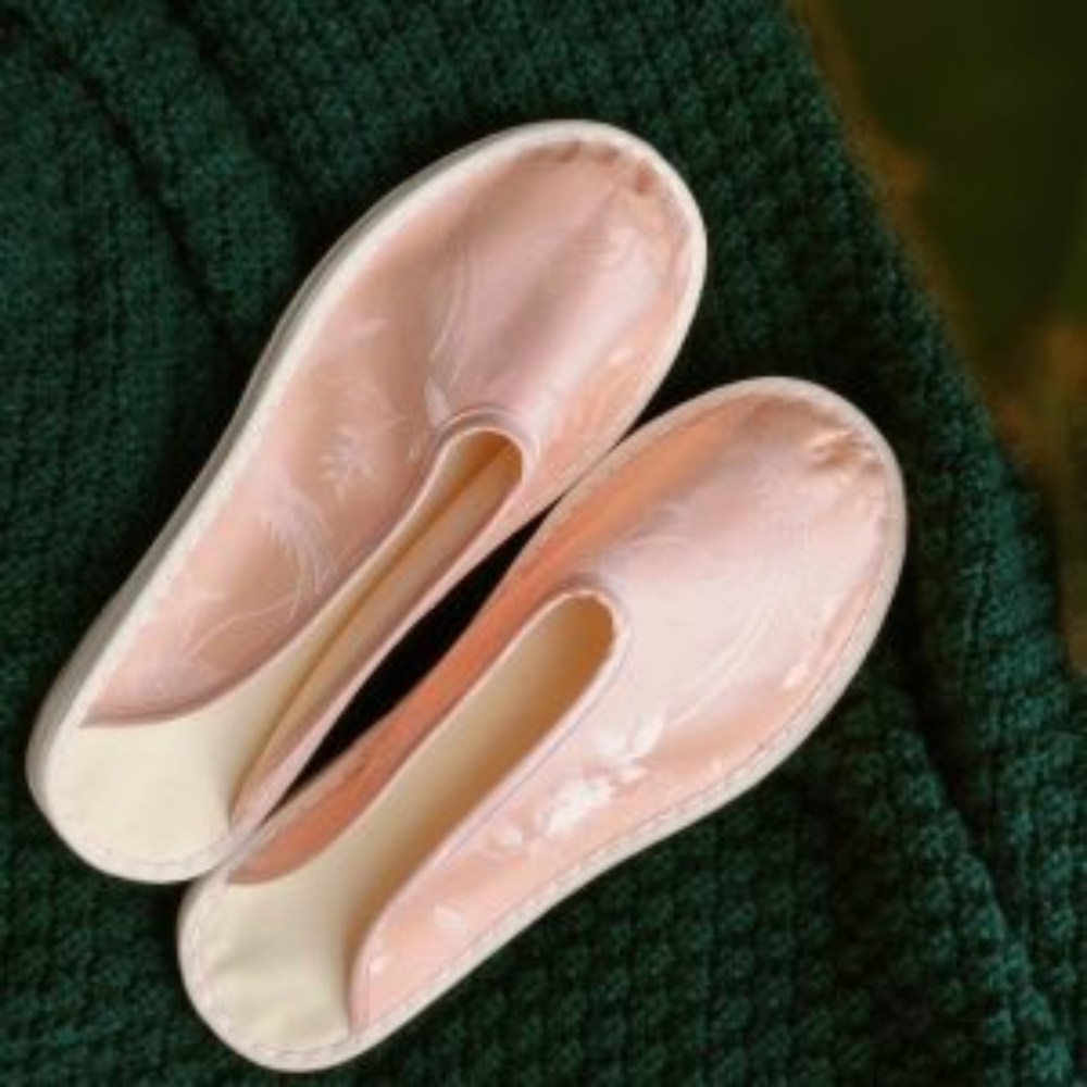 “Celestial Elegance” Thousand-Layer Sole Silk Shoes view 5