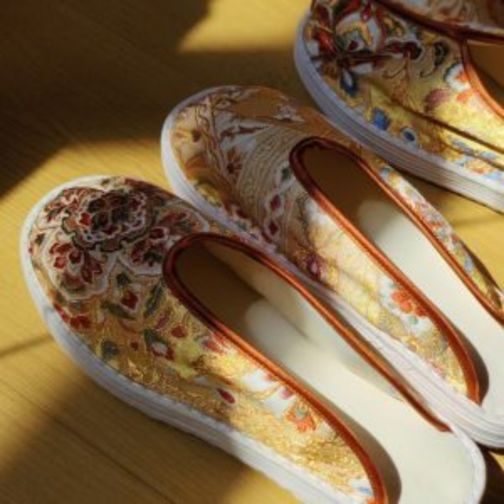 “Celestial Elegance” Thousand-Layer Sole Silk Shoes view 8