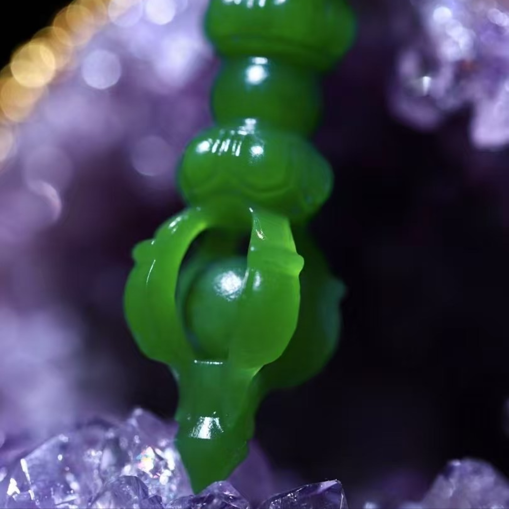 Handcrafted Green Nephrite Jade Vajra (金刚杵) view 7