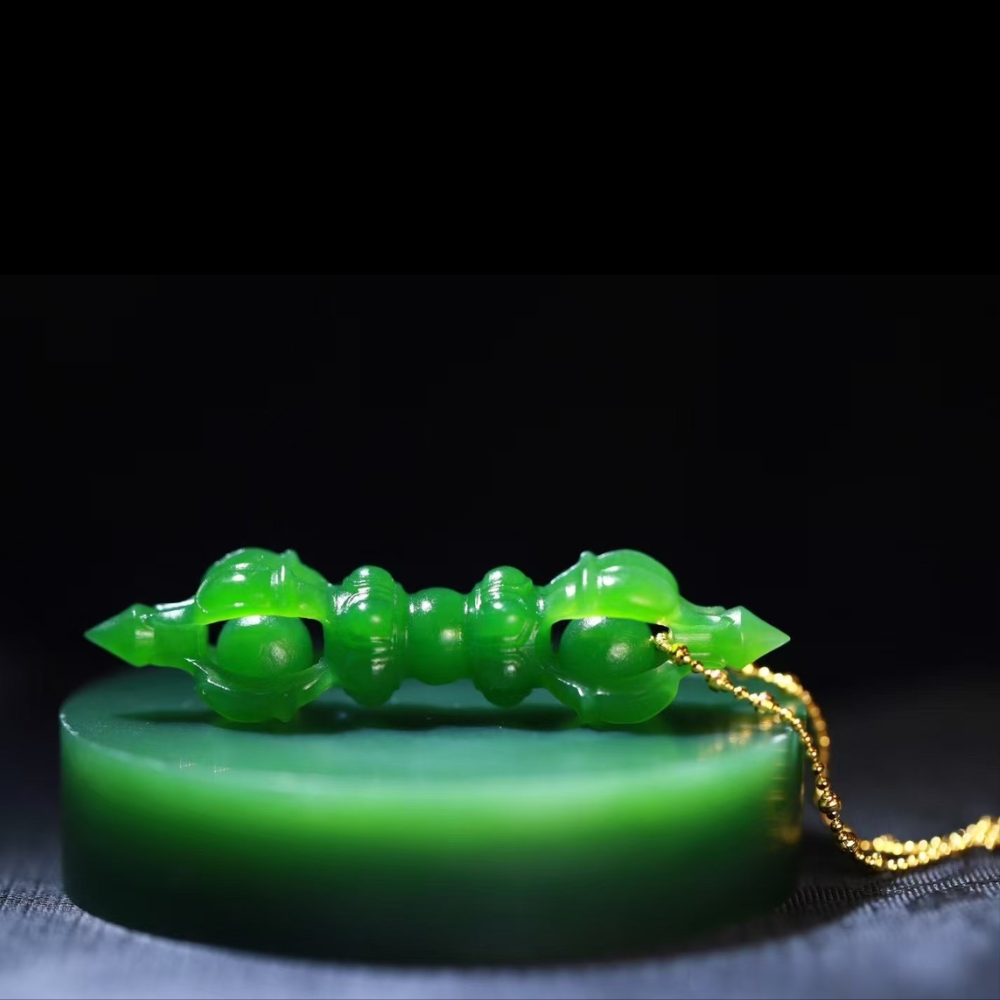 Handcrafted Green Nephrite Jade Vajra (金刚杵) view 5