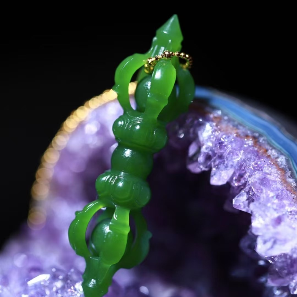 Handcrafted Green Nephrite Jade Vajra (金刚杵) view 2