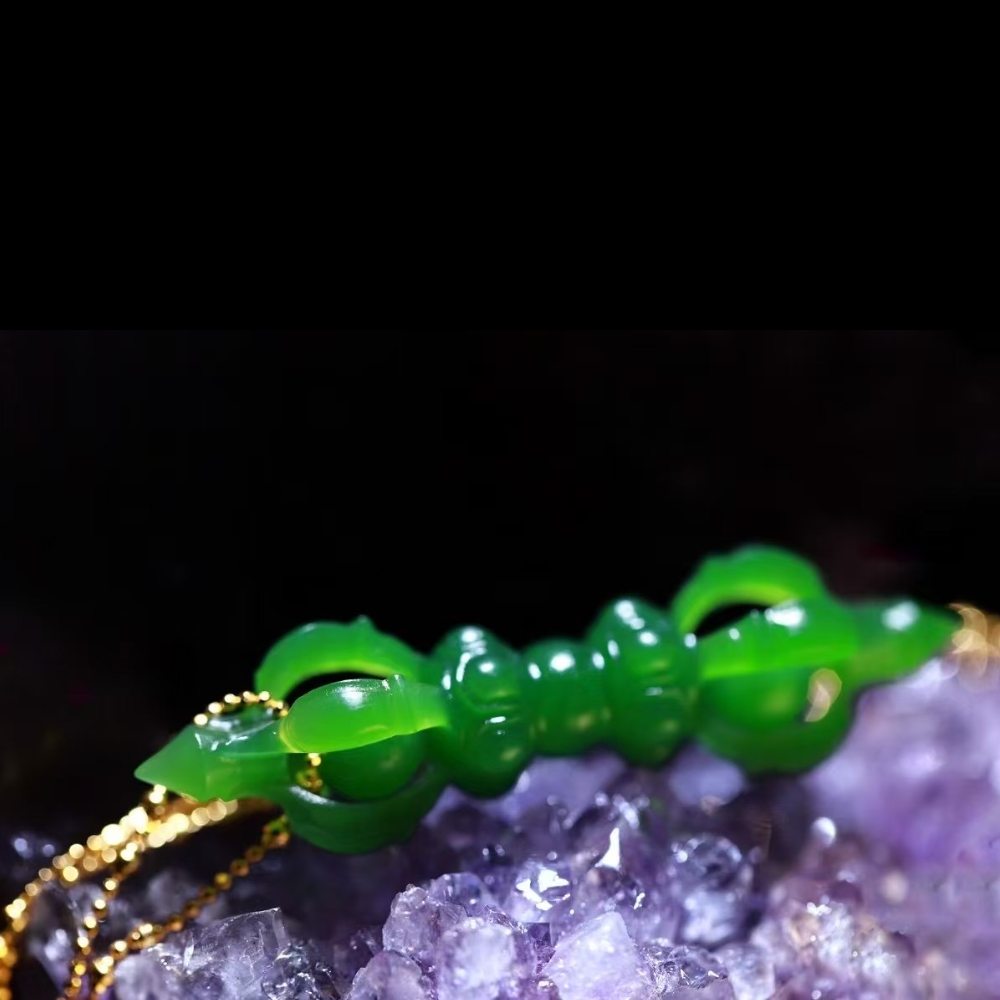 Handcrafted Green Nephrite Jade Vajra (金刚杵) view 3
