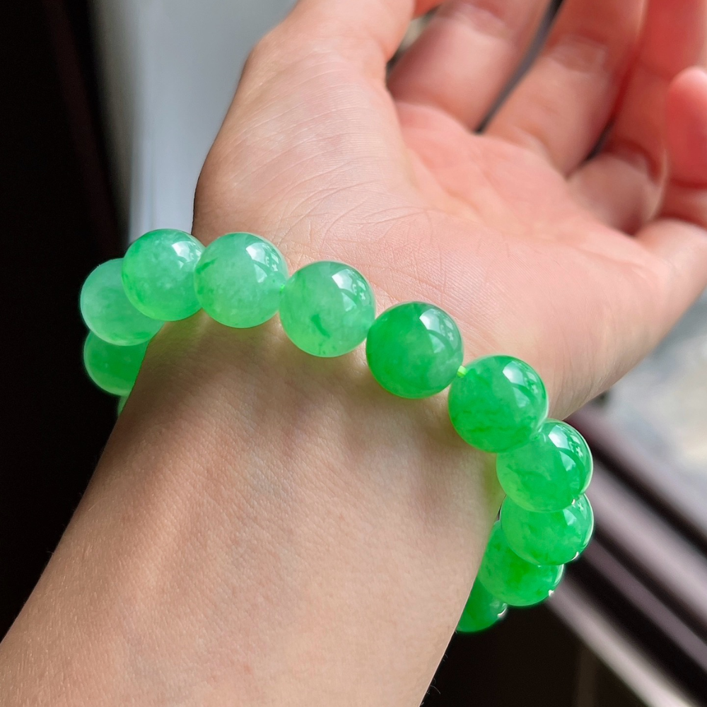 Icy Vibrant Green Round Bead Jadeite Bracelet view 1