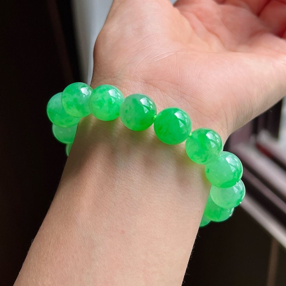 Icy Vibrant Green Round Bead Jadeite Bracelet view 4