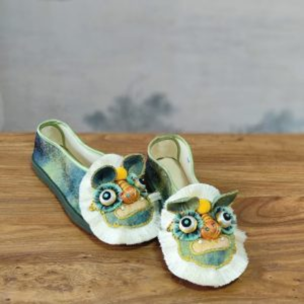 “Lion Dance” Thousand-Layer Sole Silk Shoes $599.00 view 9