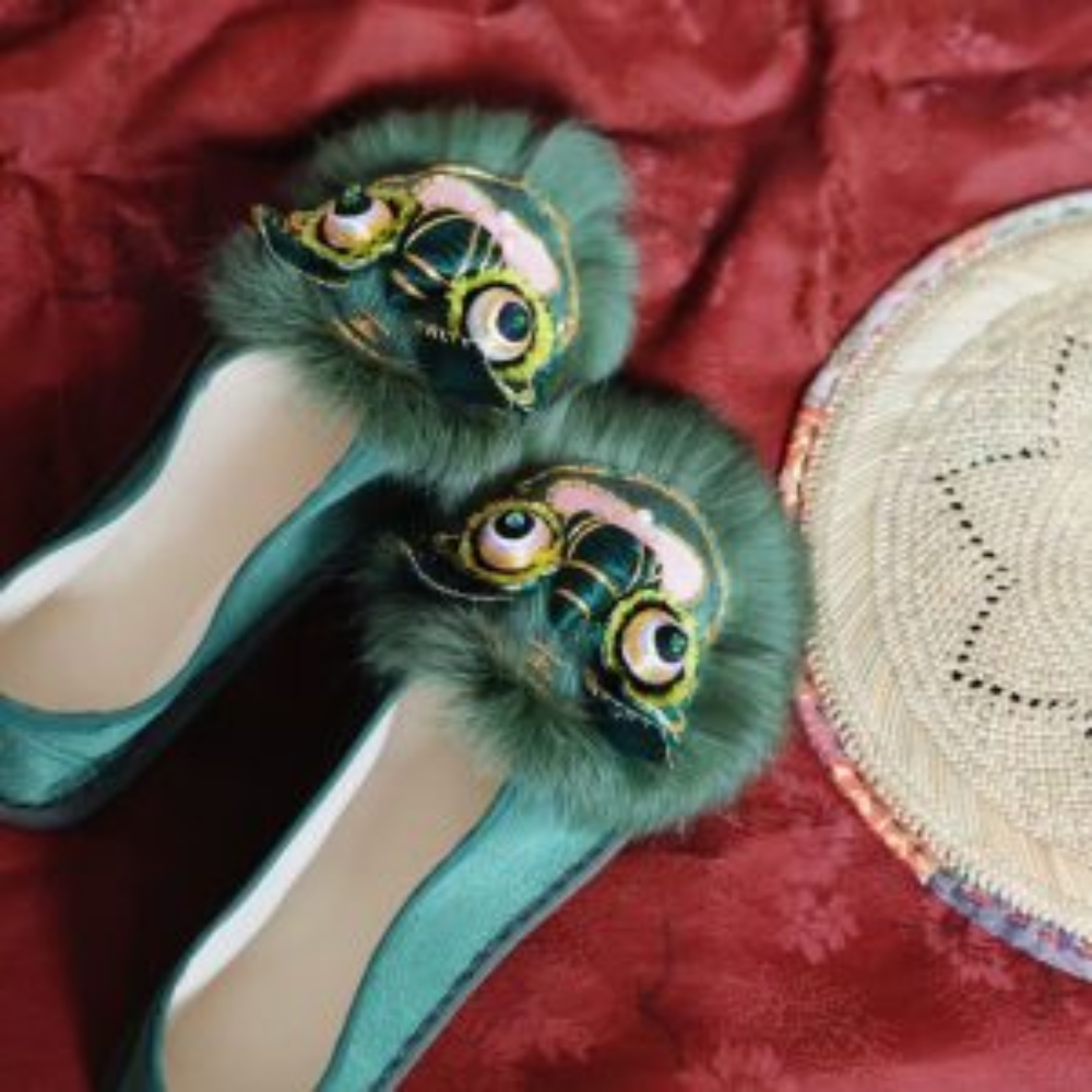 “Lion Dance” Thousand-Layer Sole Silk Shoes $599.00 view 10