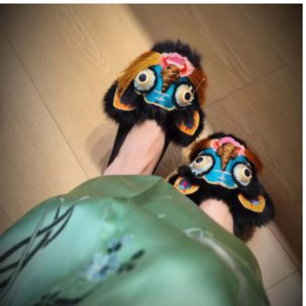 “Lion Dance” Thousand-Layer Sole Silk Shoes $599.00 view 14