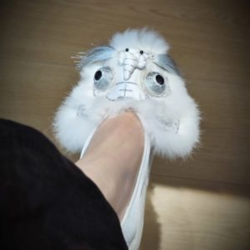 “Lion Dance” Thousand-Layer Sole Silk Shoes $599.00 view 15