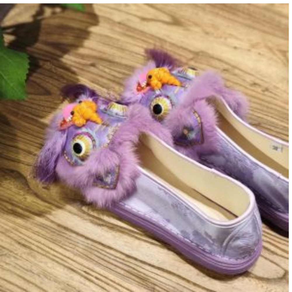“Lion Dance” Thousand-Layer Sole Silk Shoes $599.00 view 6