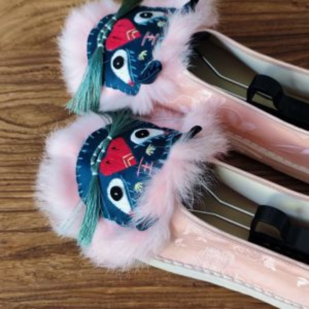 “Lion Dance” Thousand-Layer Sole Silk Shoes $599.00 view 7