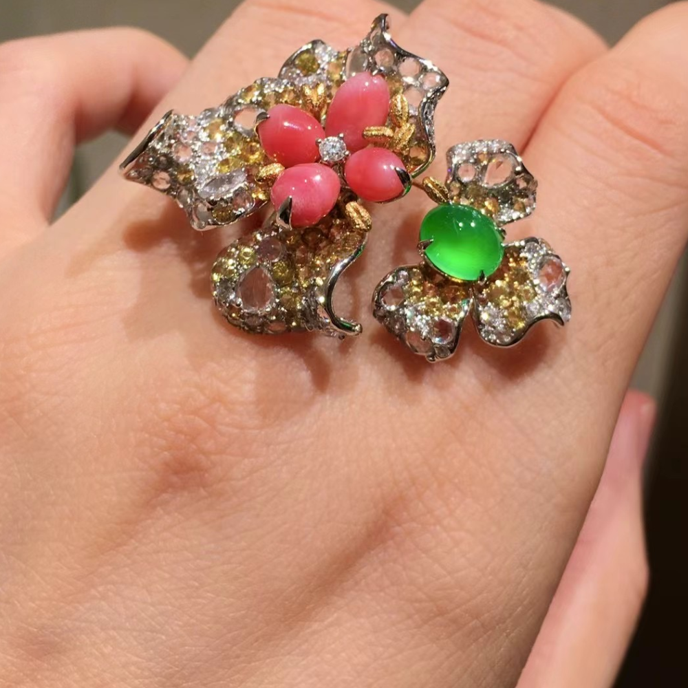 High Jewelry - Glassy Sweet Yang Green Jadeite Diamond Ring view 1