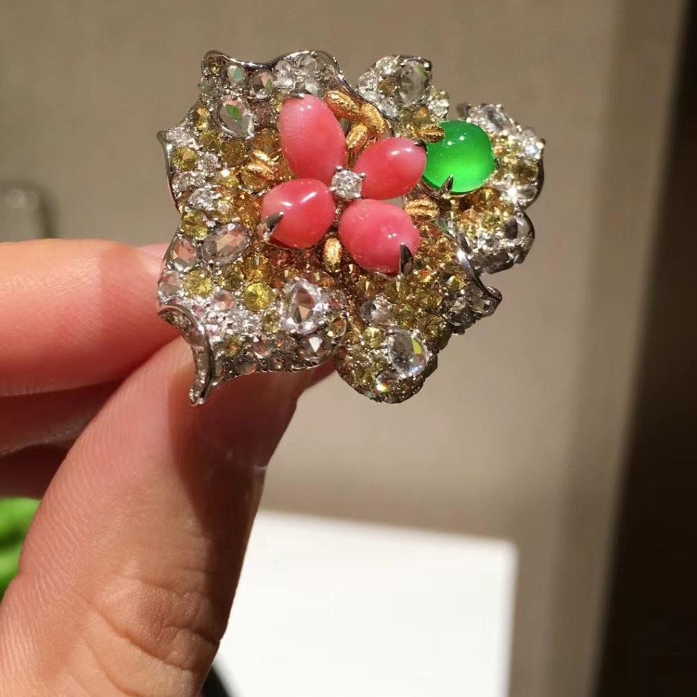 High Jewelry - Glassy Sweet Yang Green Jadeite Diamond Ring view 2
