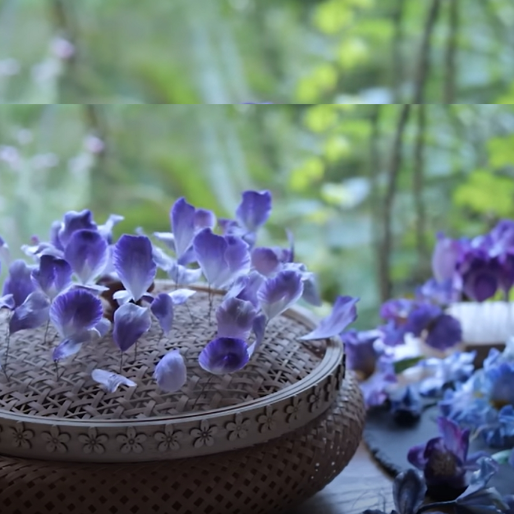 Róng Huā Silk Blossom Hair Crown view 2
