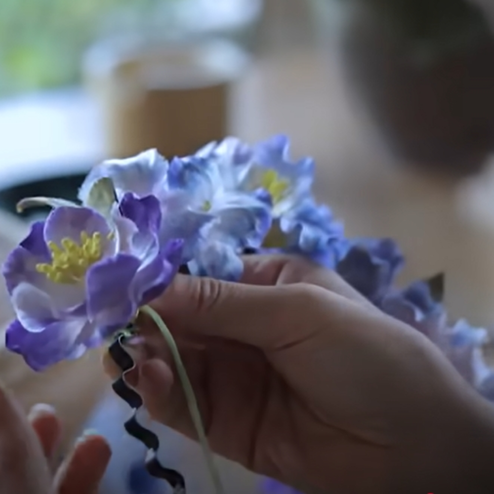 Róng Huā Silk Blossom Hair Crown view 3