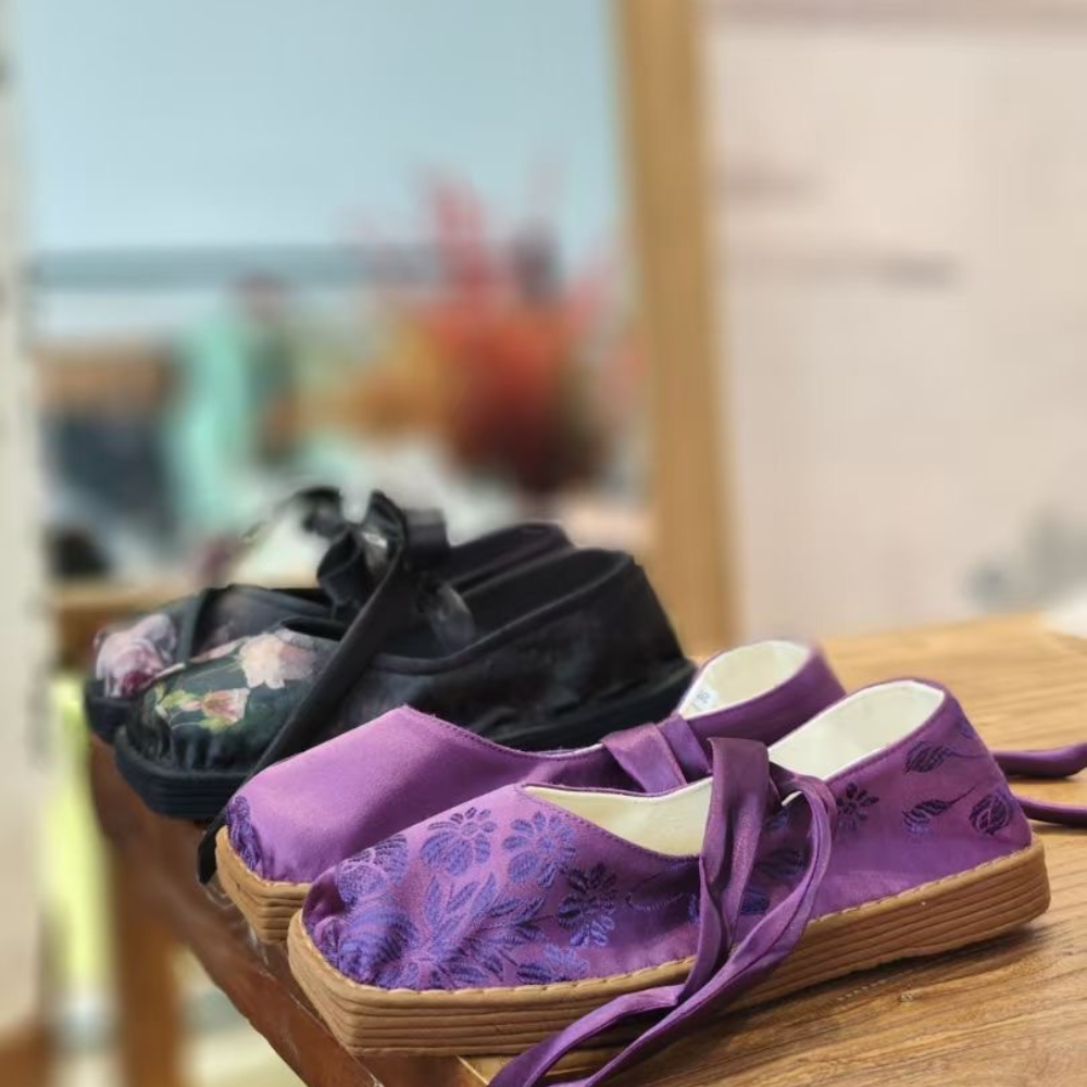 “Velvet Elegance” Thousand-Layer Sole Silk Shoes view 7