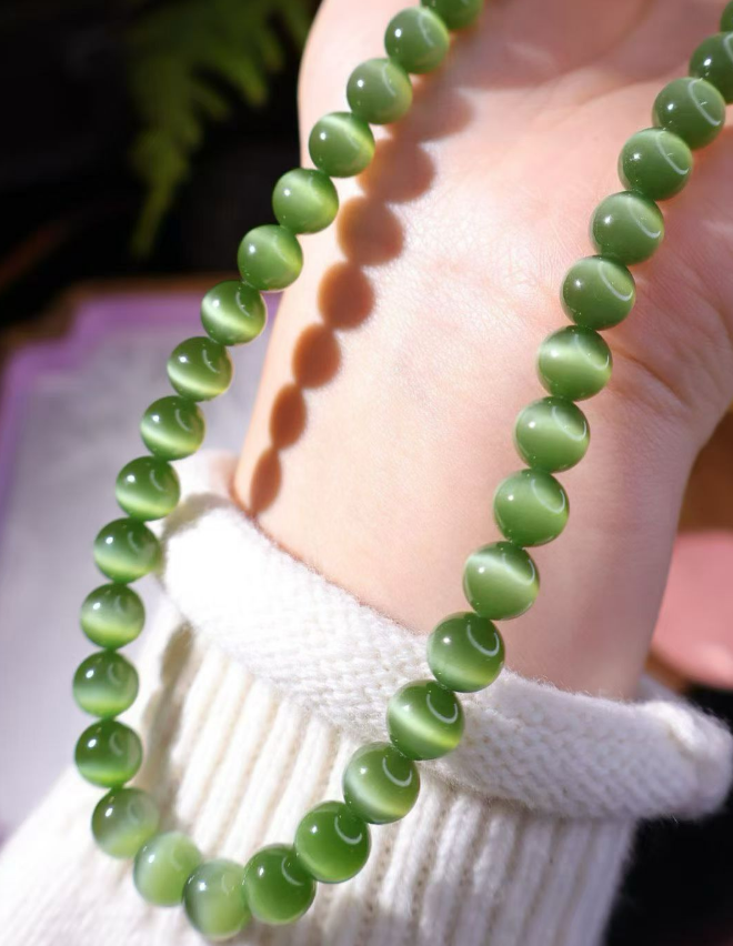 Green Cat's Eye Nephrite Jade Bead Necklace (10mm) view 1