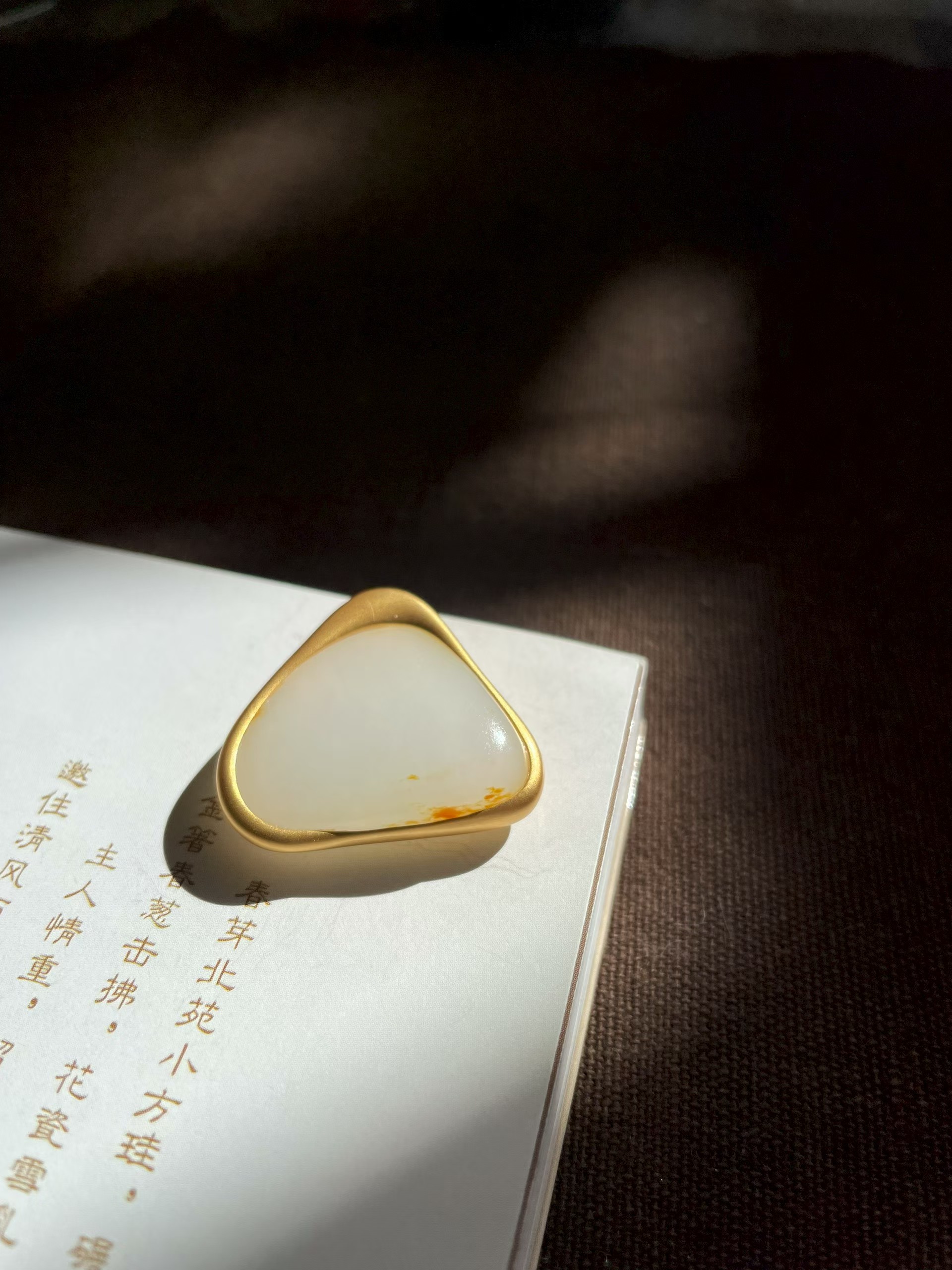 Lonely Stone Soul Mate Pendant – Pure Warm White (22g) view 5