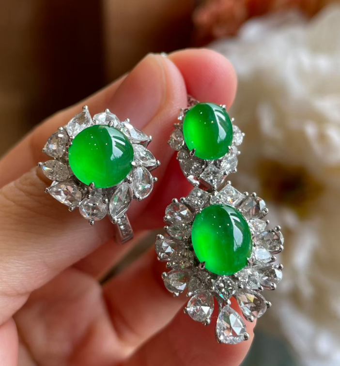 Green Long Shi Zhong (龙石种) Jadeite Jewelry Suite (Ring & Pendant) view 2