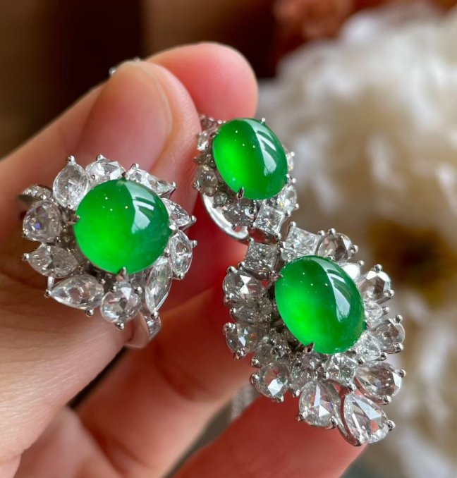 Green Long Shi Zhong (龙石种) Jadeite Jewelry Suite (Ring & Pendant) view 3