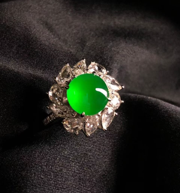 Green Long Shi Zhong (龙石种) Jadeite Jewelry Suite (Ring & Pendant) view 5