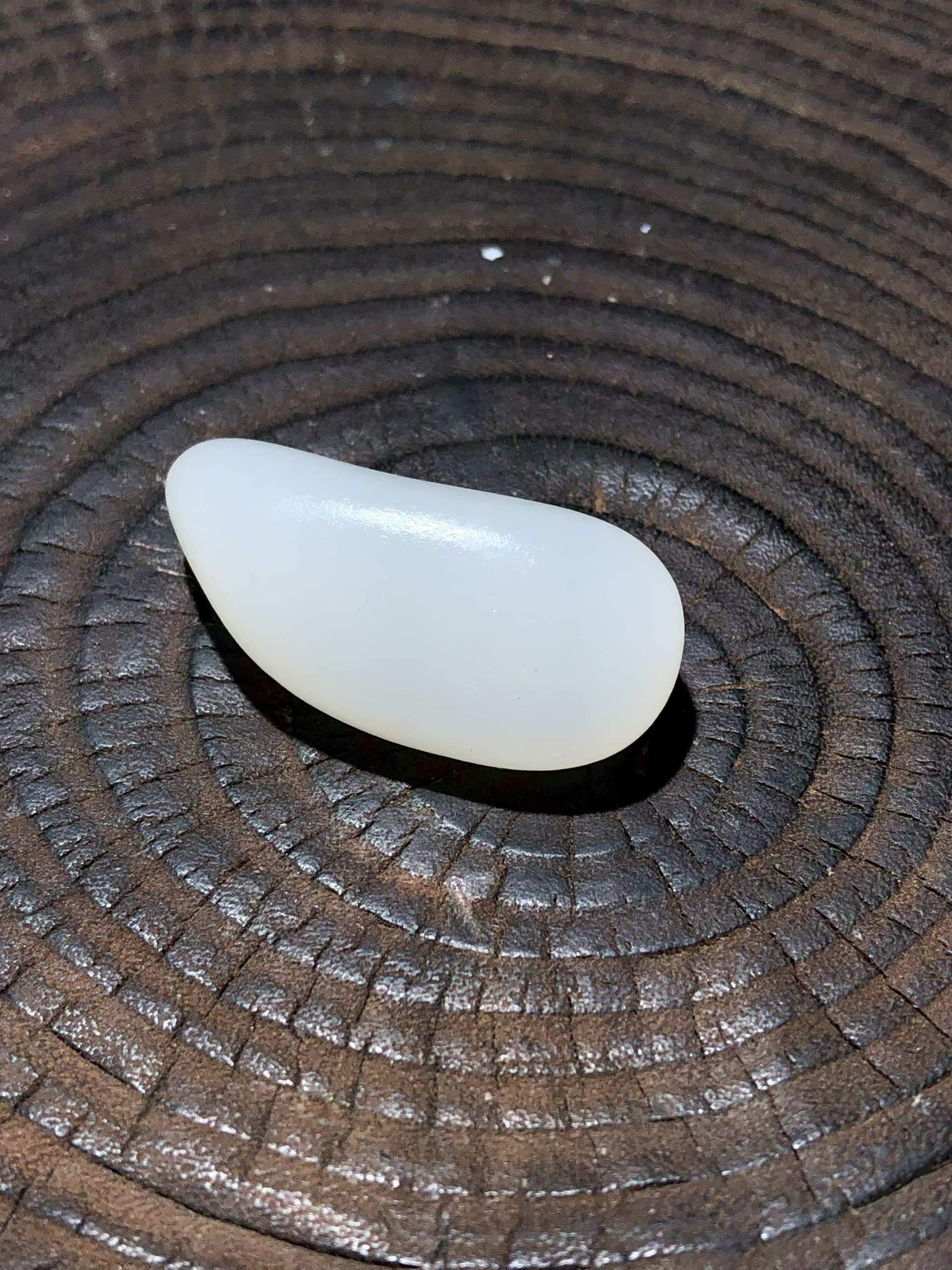 Collector's Lonely Stone – Pure Warm White (22g)