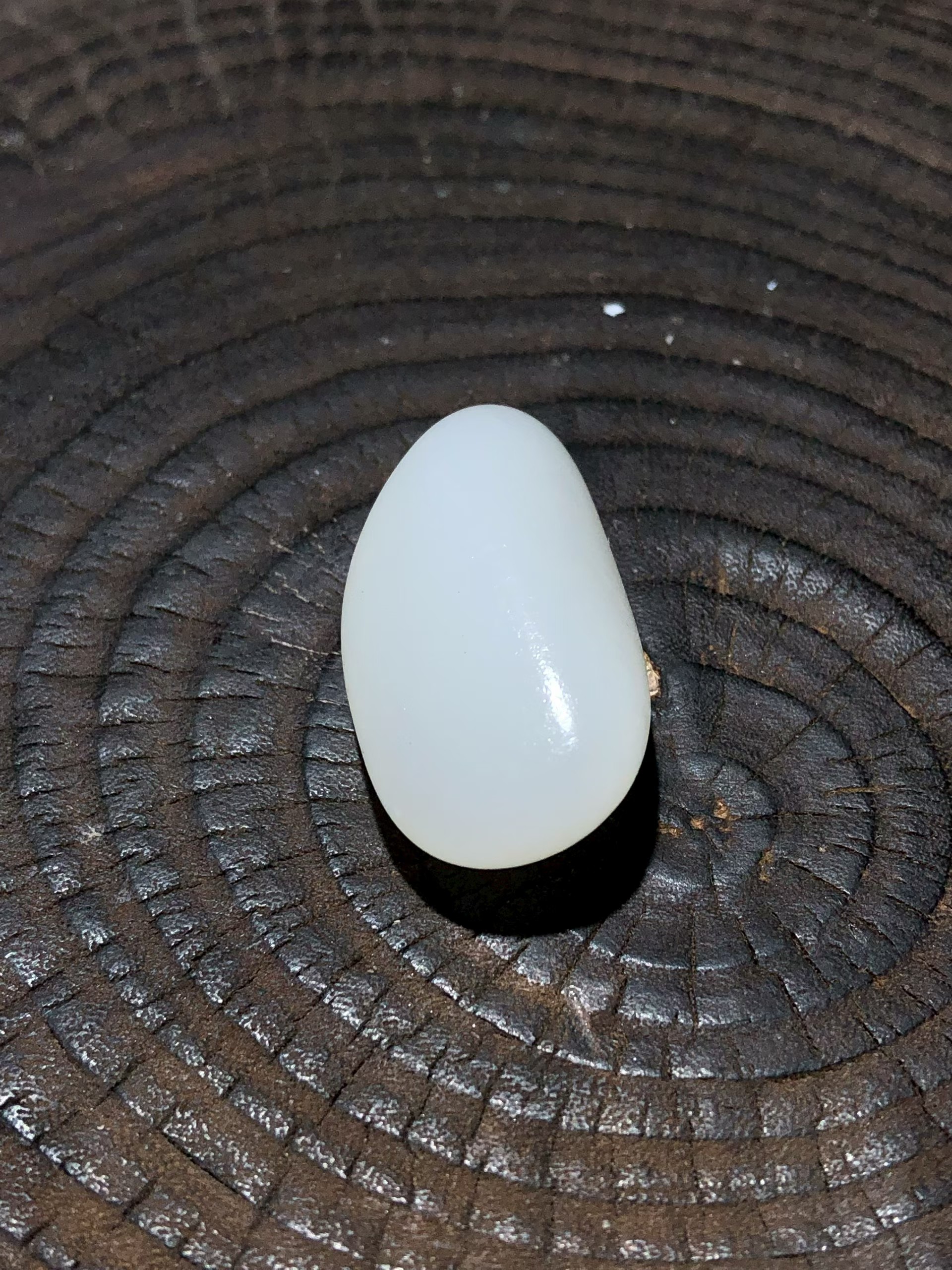 Collector's Lonely Stone – Pure Warm White (22g) view 1
