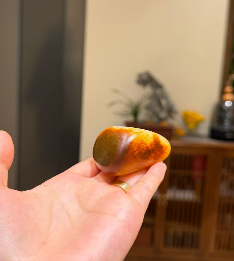 Collector's Lonely Stone – Natural Mountain Form (98g) view 1