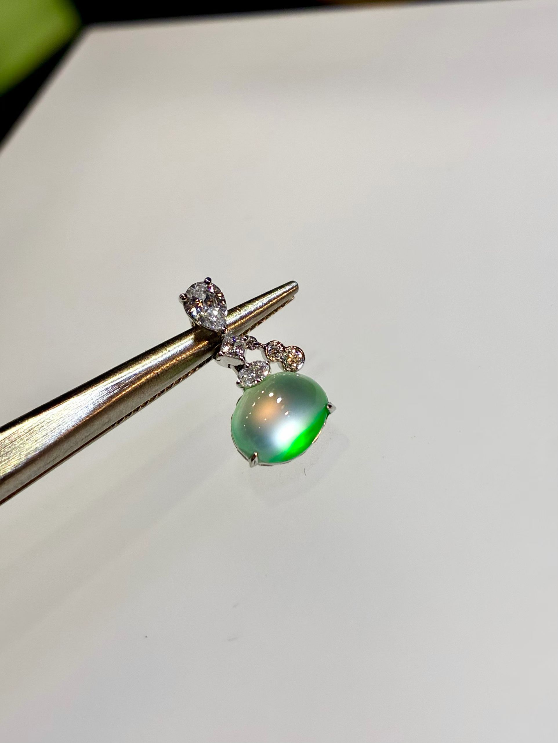 Long Shi Zhong Jadeite Round Cabochon Collarbone Pendant view 2