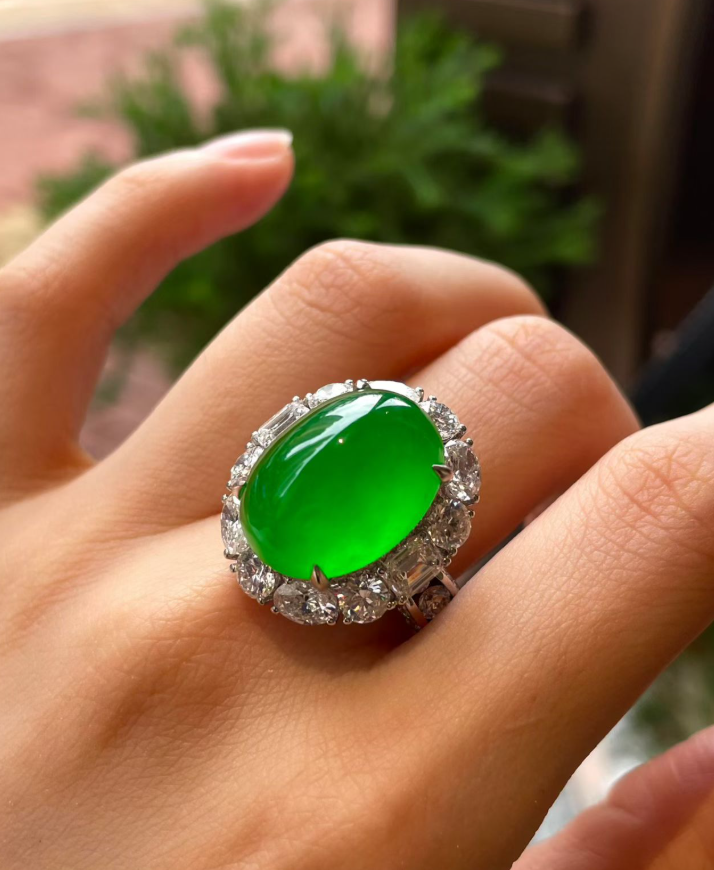 Auction-Grade Glassy Vivid Intense Green Jadeite Fat Cabochon Ring view 4