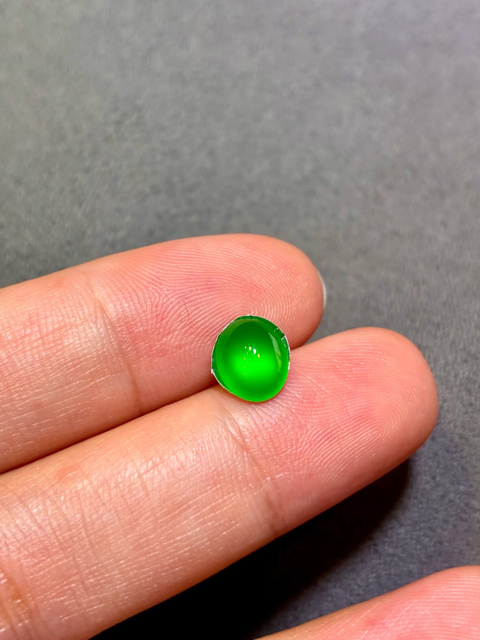 Long Shi Zhong Green Jadeite Cabochon view 4