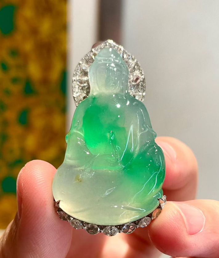 Floating Yang Green Jadeite Guanyin Pendant