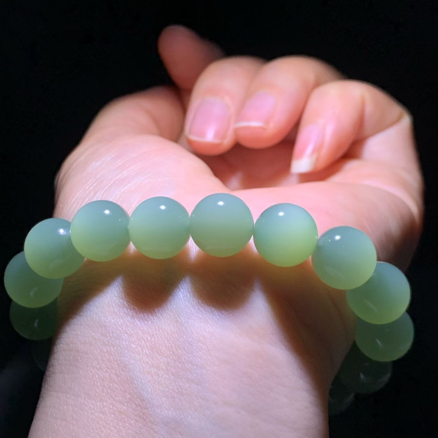 Ice-Base Fenqing Nephrite Jade Bead Bracelet (11mm) view 1