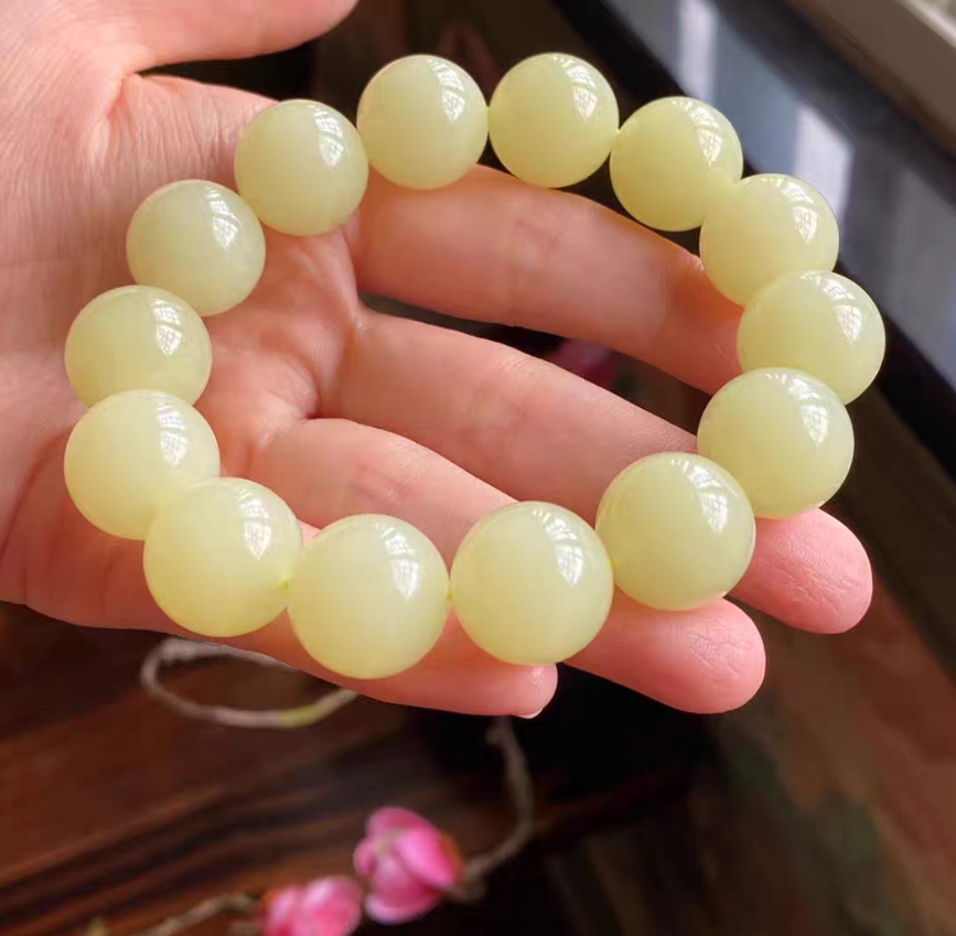 Ruoqiang Huangkou Yellow Nephrite Bead Bracelet (14 mm) view 1