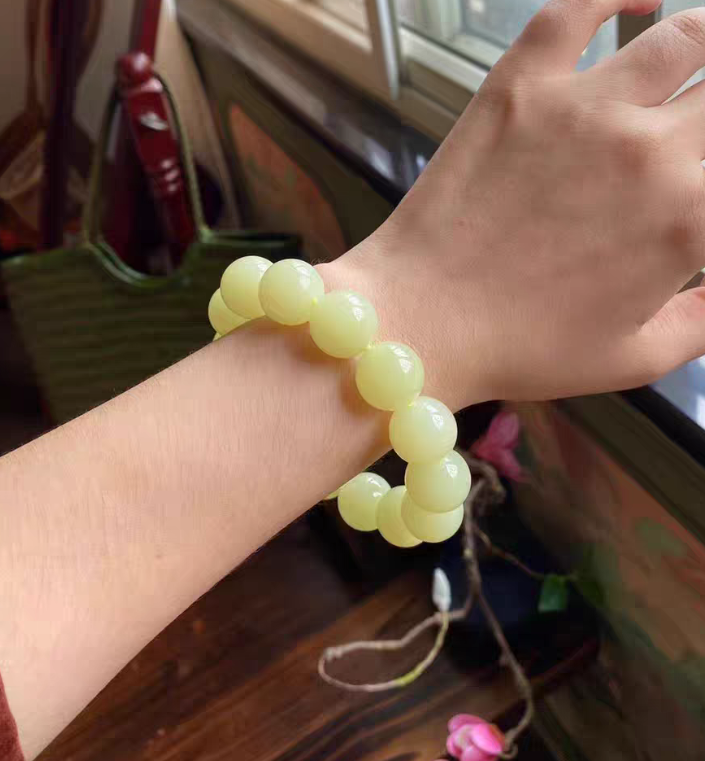 Ruoqiang Huangkou Yellow Nephrite Bead Bracelet (14 mm) view 5