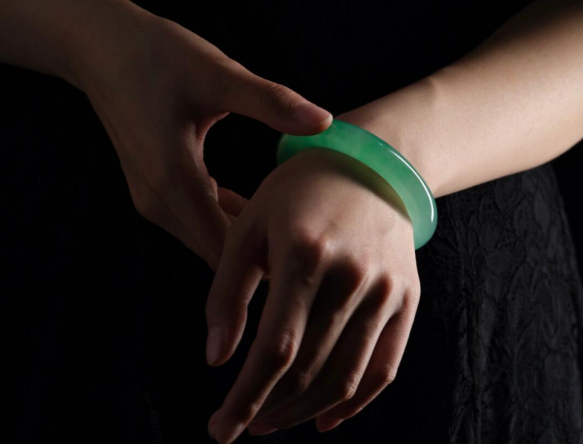 Collector's Essentials: Jadeite Bangle