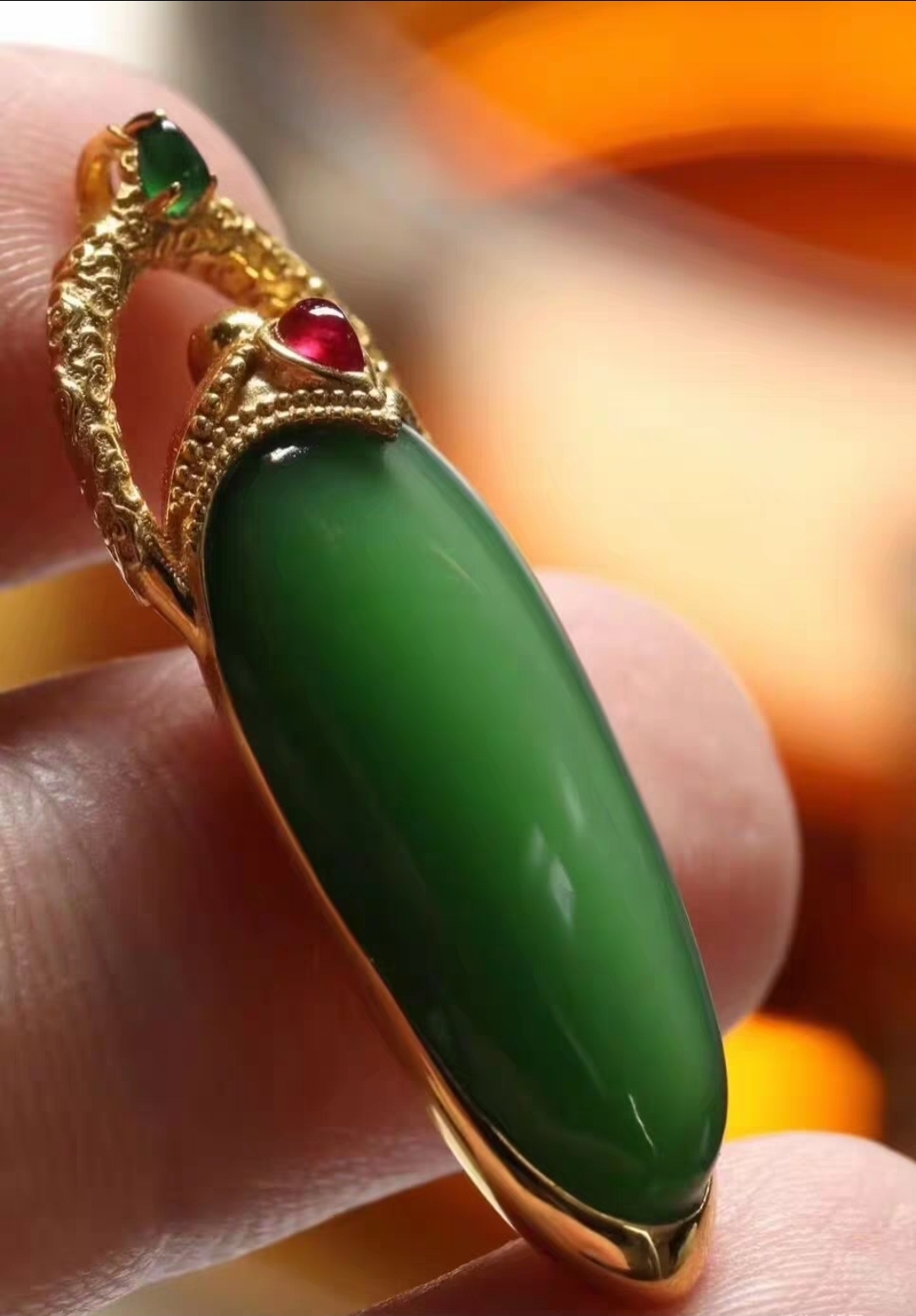 High Jewelry - Rich Green Russian Nephrite Pendant