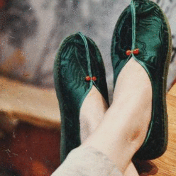 “Imperial Brocade” Thousand-Layer Sole Silk Shoes - Image 15