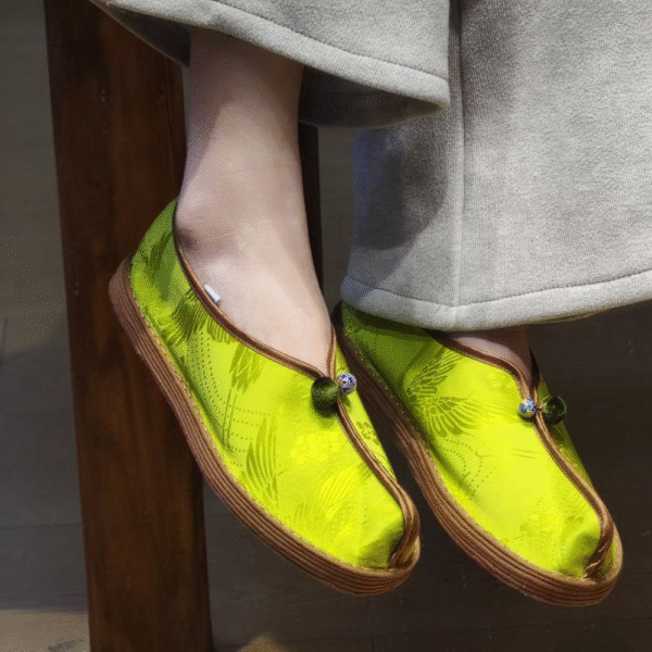 “Imperial Brocade” Thousand-Layer Sole Silk Shoes - Image 5