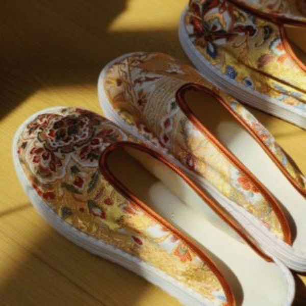 “Celestial Elegance” Thousand-Layer Sole Silk Shoes - Image 9