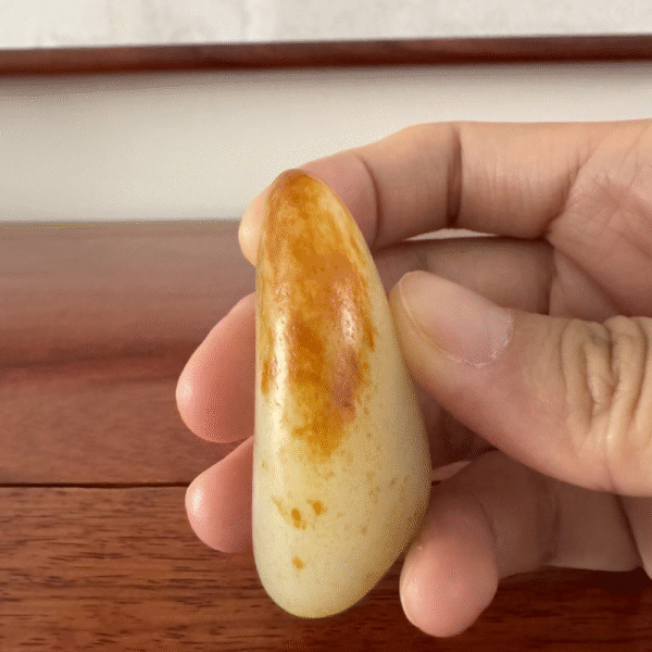 White Lonely Stone with Red Color Skin – 42.2g - Image 3