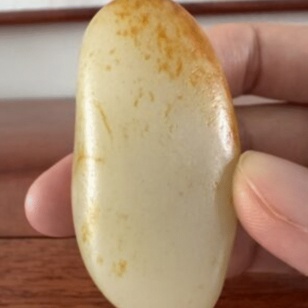 White Lonely Stone with Red Color Skin – 42.2g - Image 6